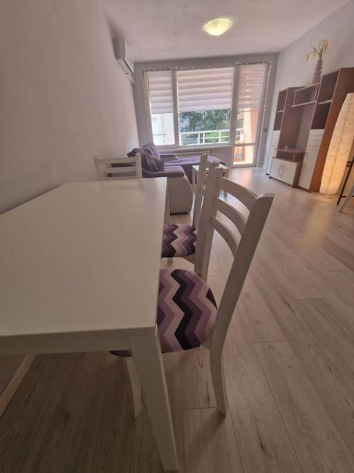 Cozy Central Apartment In Outskirts Of Old โซเฟีย ภายนอก รูปภาพ